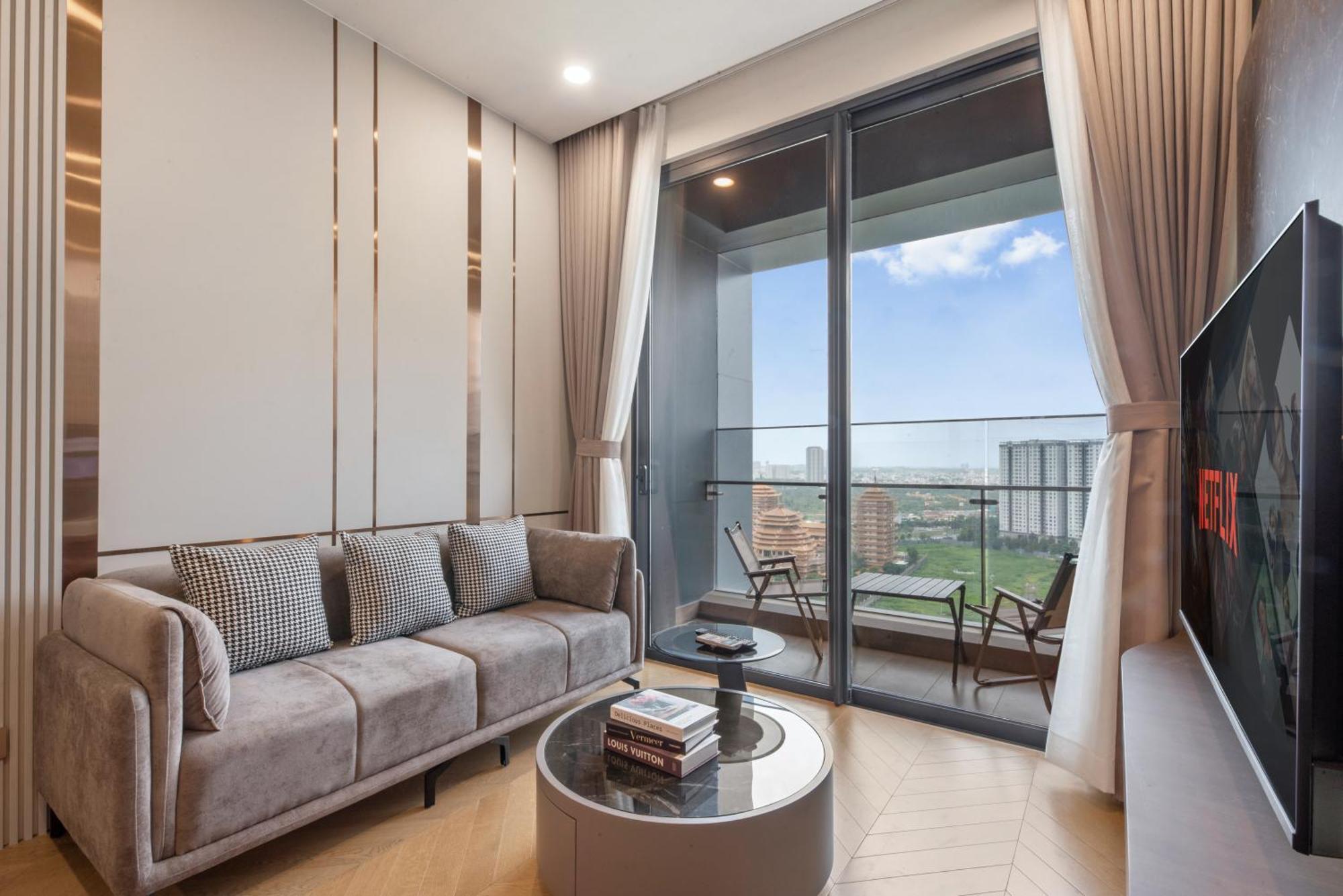 Smile - Lumiere Luxury View & Infinity Pool In Thao Dien Ho Chi Minh City